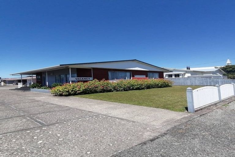 Photo of property in 63 Queen Street, Westport, 7825