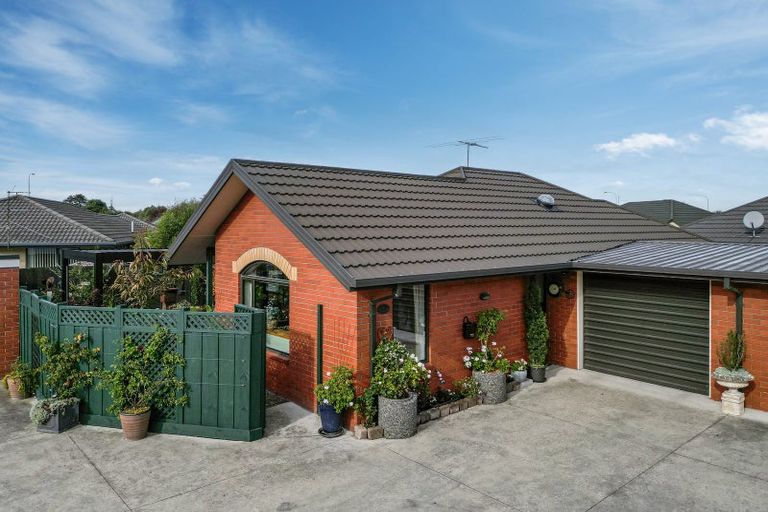 Photo of property in 17f Matawai Close, Rangiora, 7400