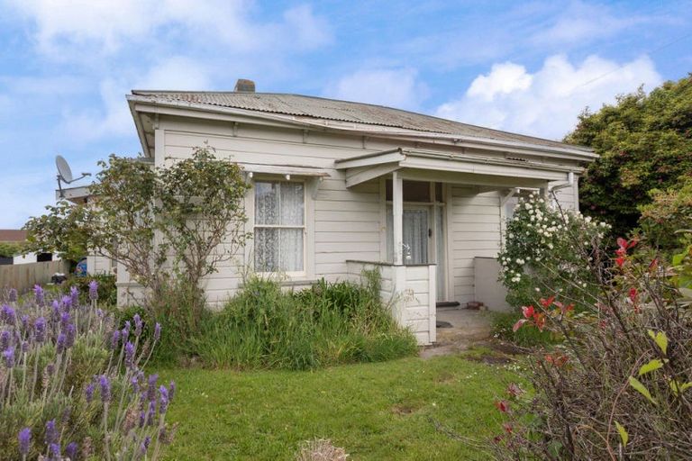 Photo of property in 17 Albert Street, Dannevirke, 4930