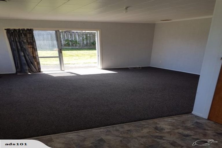 Photo of property in 30a Simons Street, Moturoa, New Plymouth, 4310