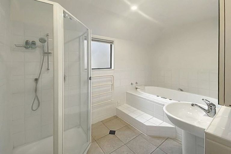 Photo of property in 9 Cottesmore Close, Burnside, Christchurch, 8053