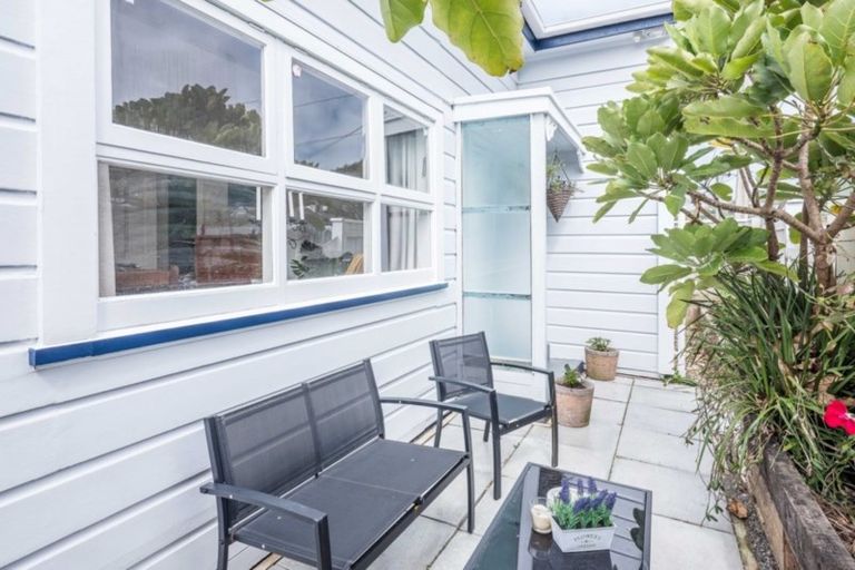 Photo of property in 47 Derwent Street, Island Bay, Wellington, 6023