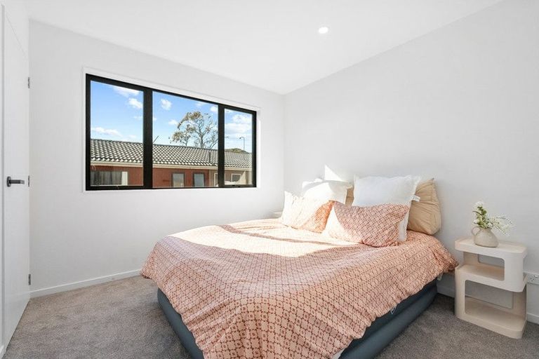 Photo of property in 11/20 Seabrook Avenue, New Lynn, Auckland, 0600