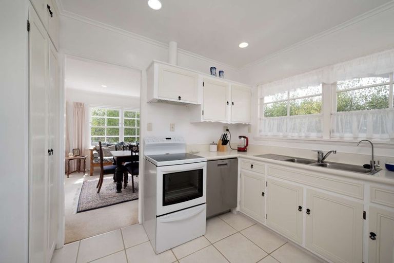 Photo of property in 11 Fratley Avenue, Farm Cove, Auckland, 2012