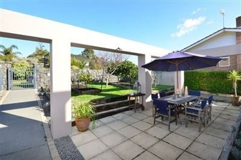 Photo of property in 102 Pacific Parade, Army Bay, Whangaparaoa, 0930