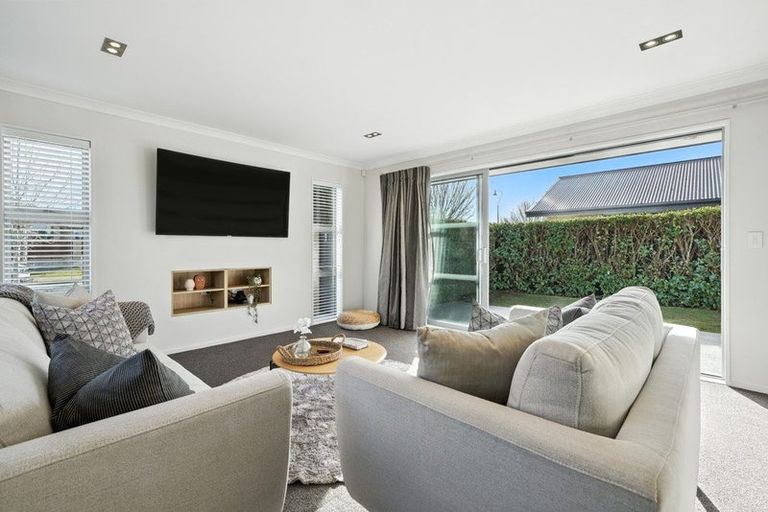 Photo of property in 18 Churchill Drive, Rangiora, 7400
