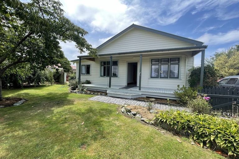 Photo of property in 16 Maude Street, Waimate, 7924