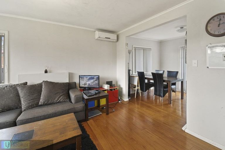 Photo of property in 10 Rollerson Street, Papakura, 2110