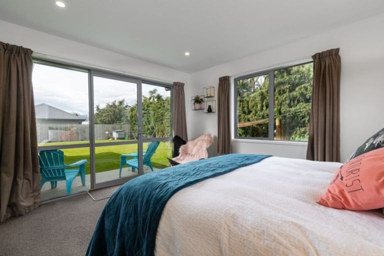 Photo of property in 14 Cone Peak Close, Lake Hayes, Queenstown, 9304