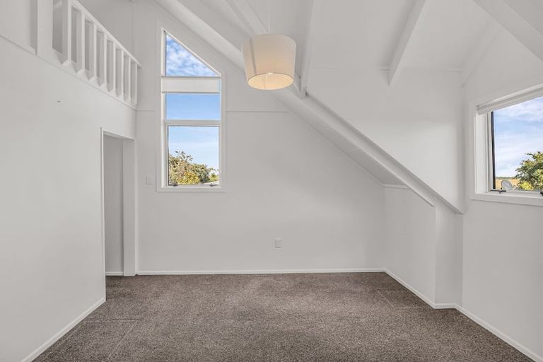 Photo of property in 11 Leander Place, Milson, Palmerston North, 4414