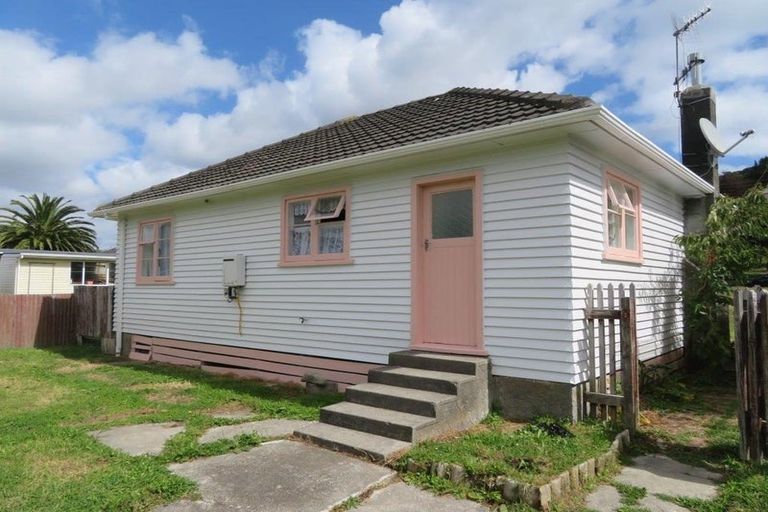 Photo of property in 15 Bledisloe Crescent, Wainuiomata, Lower Hutt, 5014