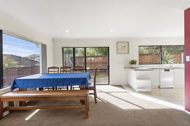 Photo of property in 18 Navan Place, Dannemora, Auckland, 2016