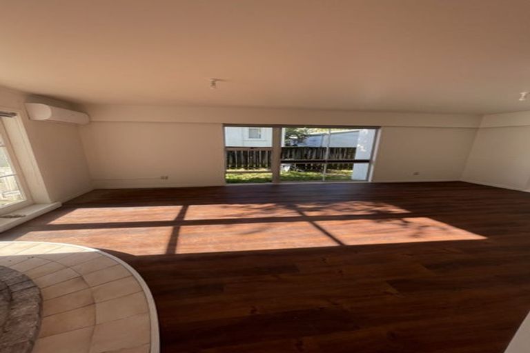 Photo of property in 20 Woodside Road, Massey, Auckland, 0614