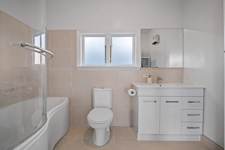 Photo of property in 12 Buchanans Road, Sockburn, Christchurch, 8042