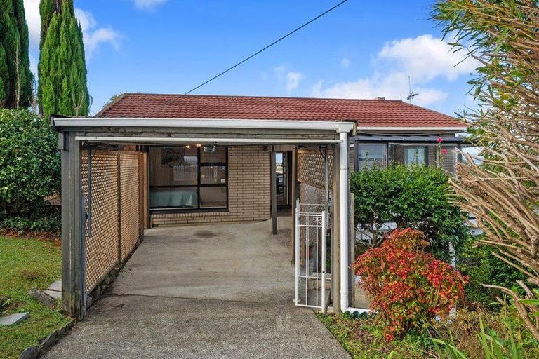 Photo of property in 1/3 Hall Road, Glenfield, Auckland, 0629
