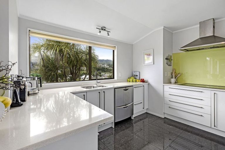 Photo of property in 14 Mckeefry Grove, Tawa, Wellington, 5028