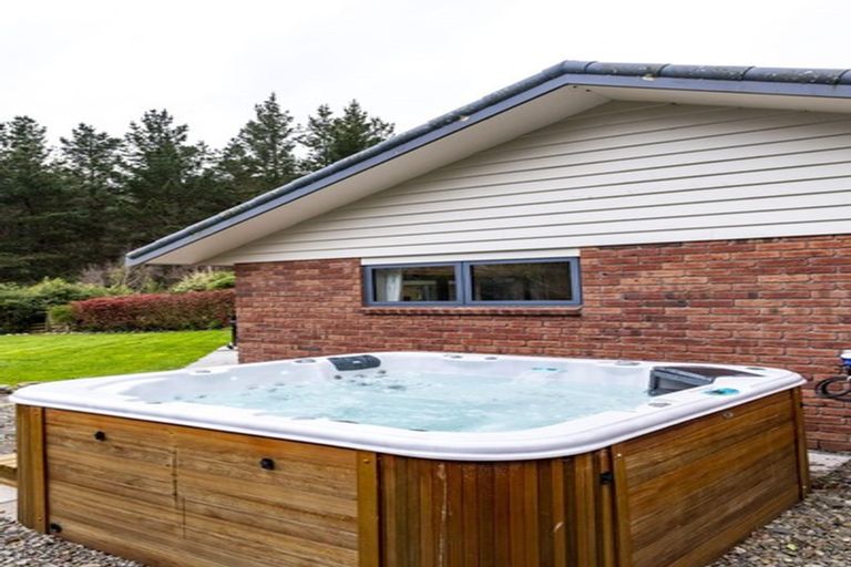 Photo of property in 39 County Heights Drive, Aokautere, Palmerston North, 4471