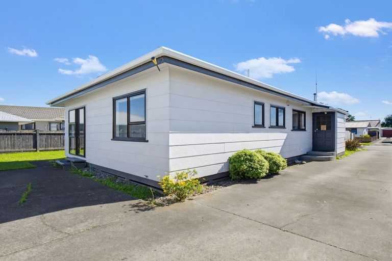 Photo of property in 22 Peter Hall Drive, Kelvin Grove, Palmerston North, 4414