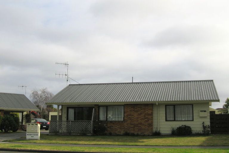 Photo of property in 2/32 Spriggs Crescent, Greenmeadows, Napier, 4112