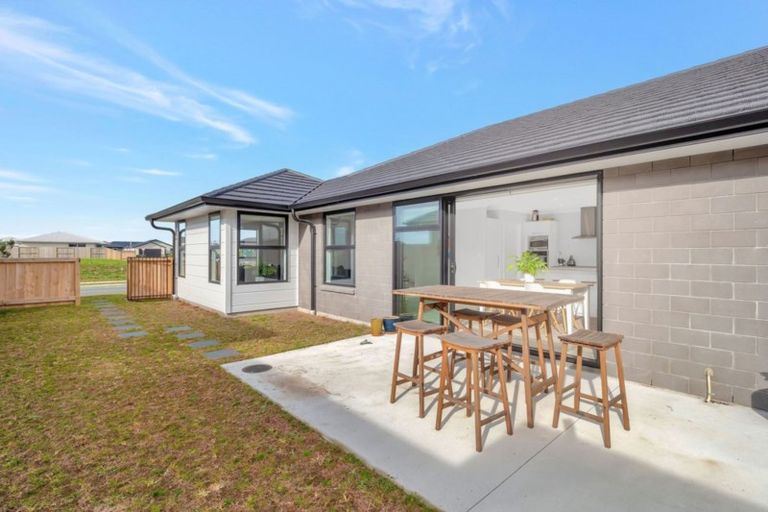 Photo of property in 19 Stevenson Drive, Papamoa, 3118