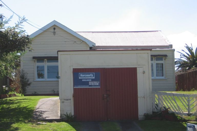 Photo of property in 1 Thynne Street, Foxton, 4814