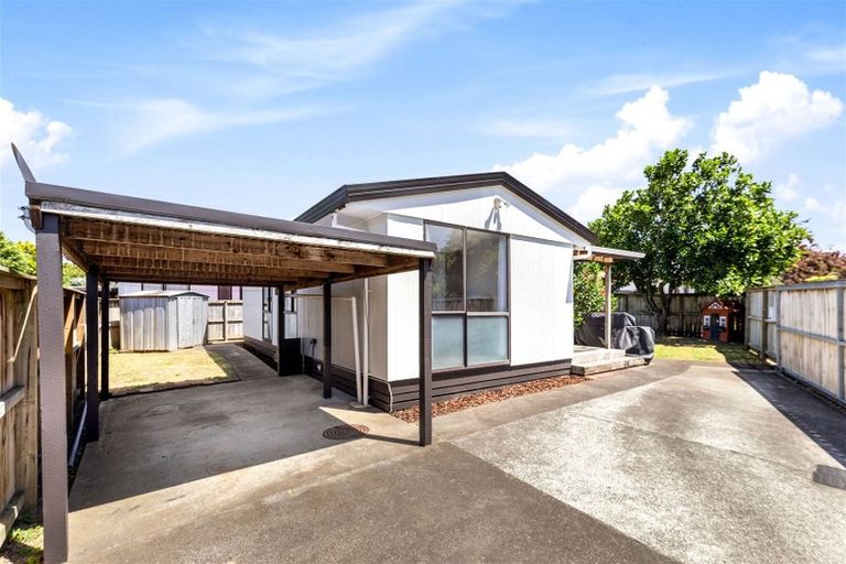 Photo of property in 1/8 Cameron Place, Ranui, Auckland, 0612