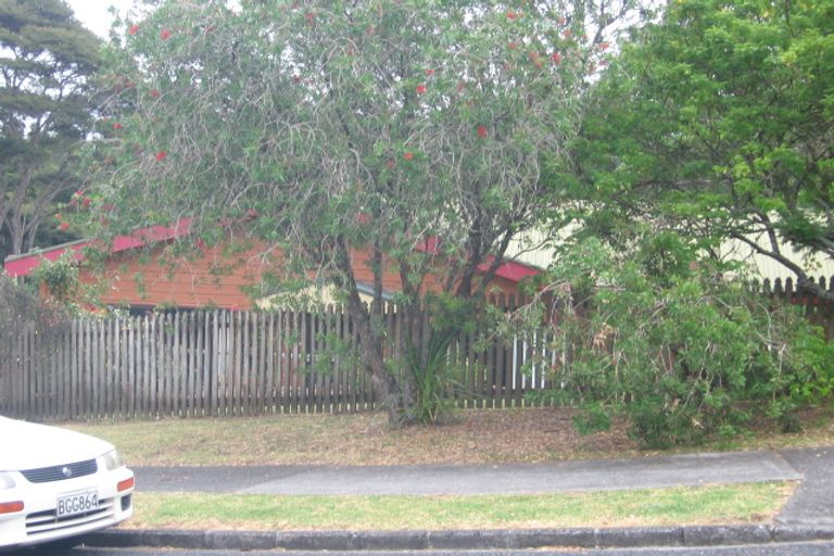 Photo of property in 35 Hiwihau Place, Glenfield, Auckland, 0629