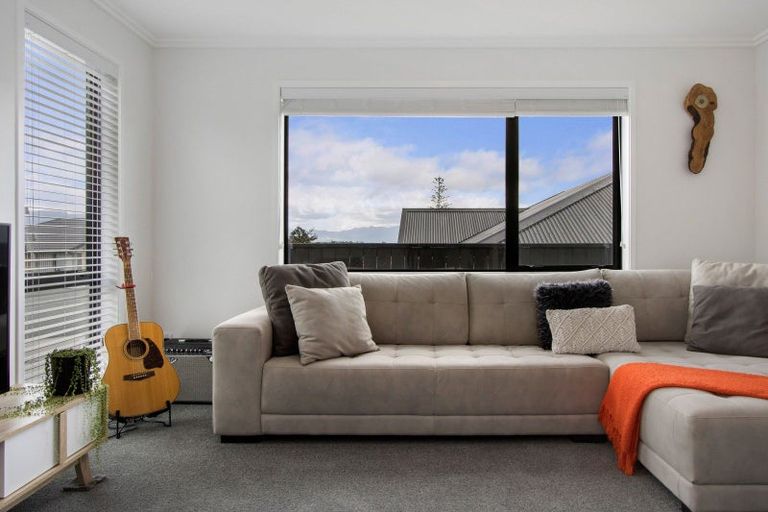 Photo of property in 26 Te Kaka Place, Omokoroa, 3114