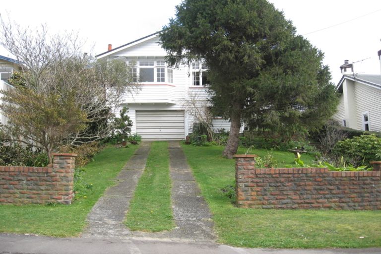 Photo of property in 6 Burrows Avenue, Karori, Wellington, 6012