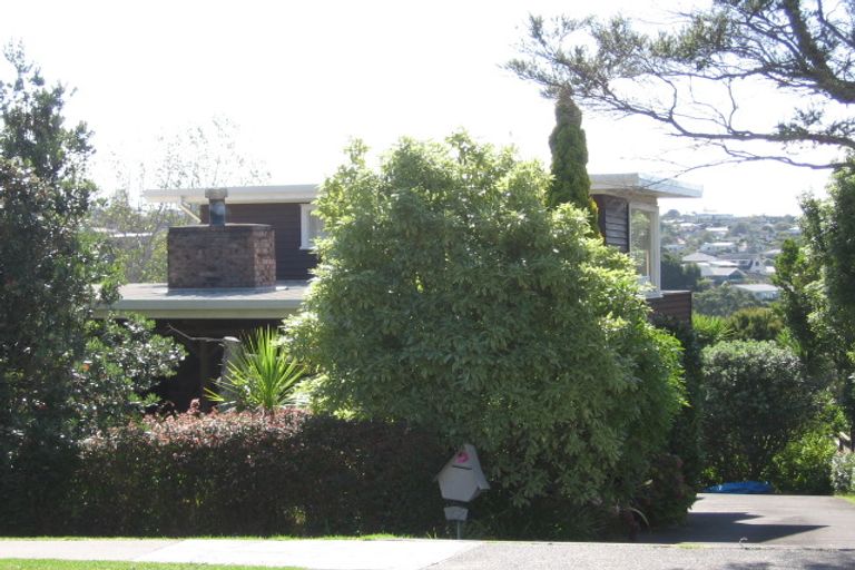 Photo of property in 17 Newhaven Terrace, Mairangi Bay, Auckland, 0630