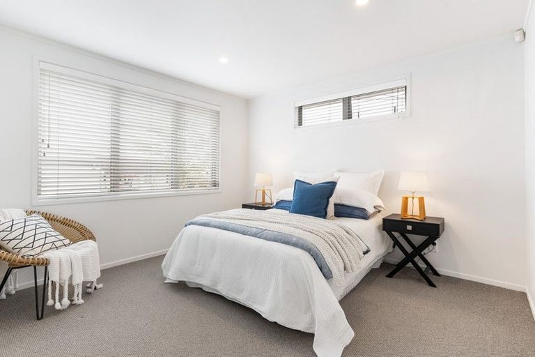 Photo of property in 38 Exmouth Road, Northcote, Auckland, 0627