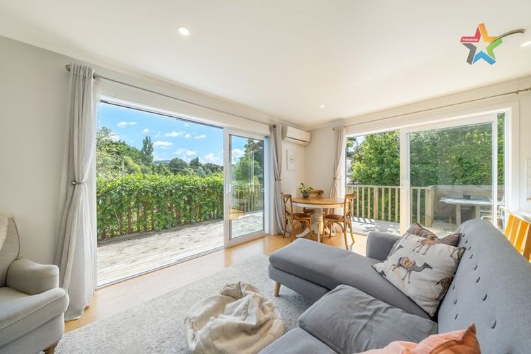 Photo of property in 1a Wyndham Road, Pinehaven, Upper Hutt, 5019
