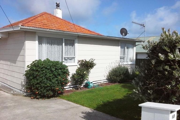 Photo of property in 48 Lismore Street, Merrilands, New Plymouth, 4312