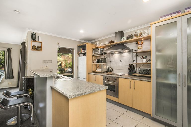 Photo of property in 72 Magic Way, Randwick Park, Auckland, 2105