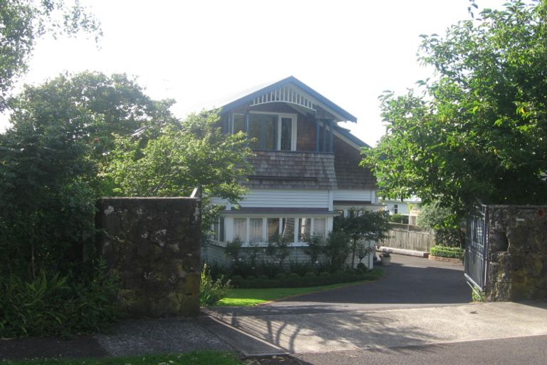 Photo of property in 60 Maungakiekie Avenue, Greenlane, Auckland, 1051