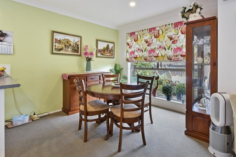 Photo of property in 2/5 King Edward Avenue, Papakura, 2110