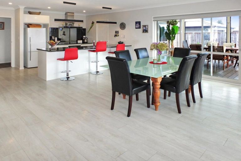 Photo of property in 11 Story Street, Foxton Beach, Foxton, 4815