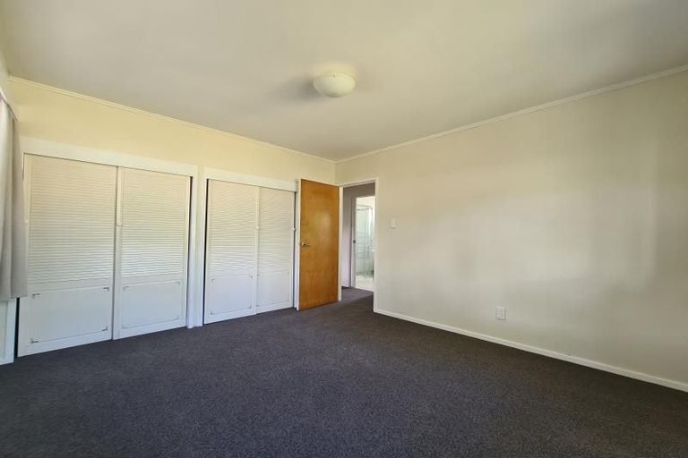 Photo of property in 10 Weatherly Road, Torbay, Auckland, 0630