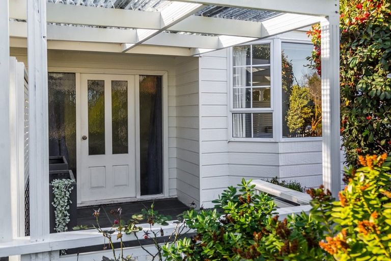 Photo of property in 13 Strasbourge Street, Martinborough, 5711