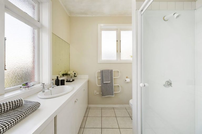 Photo of property in 4 Wesley Road, Kelburn, Wellington, 6012