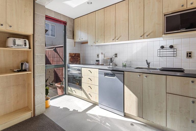 Photo of property in 4/868 Colombo Street, Christchurch Central, Christchurch, 8013