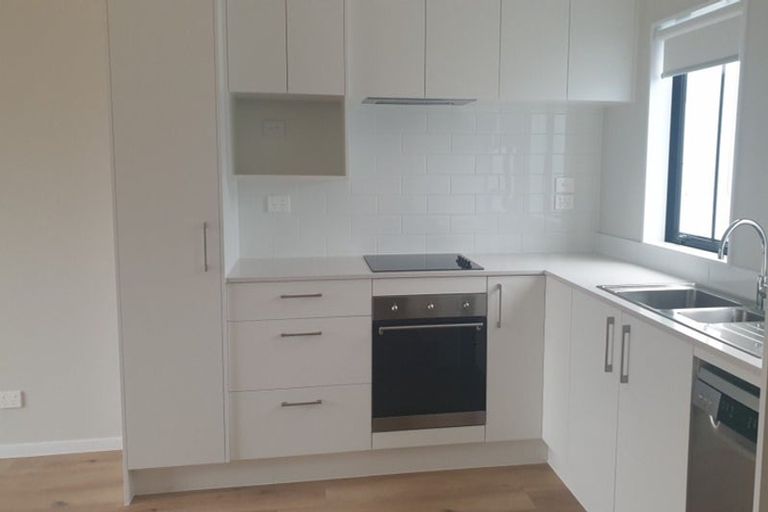 Photo of property in 6/15 Sunhill Road, Sunnyvale, Auckland, 0612