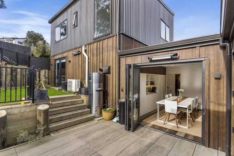 Photo of property in 25b Deverell Place, Northcross, Auckland, 0632