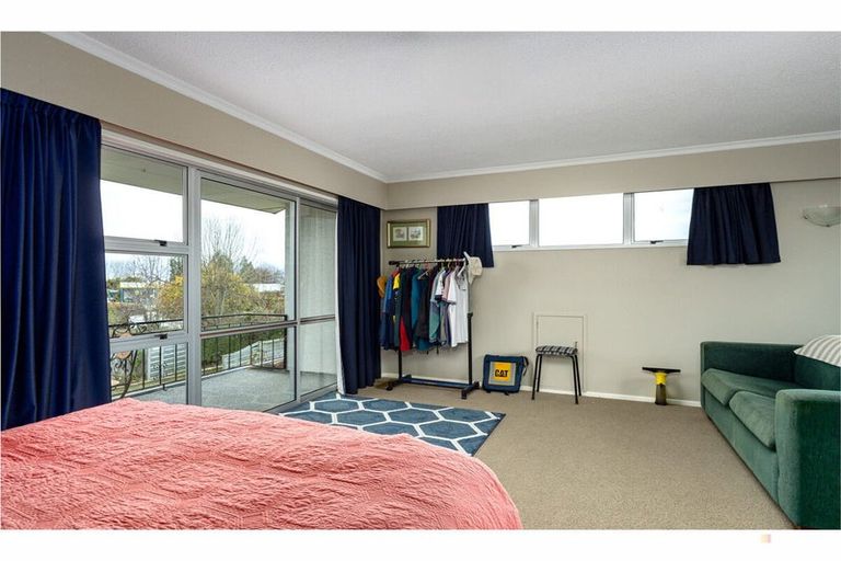 Photo of property in 20 Timaru Road, Waimate, 7924