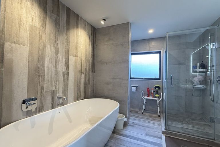 Photo of property in 14b Mackay Drive, Greenhithe, Auckland, 0632