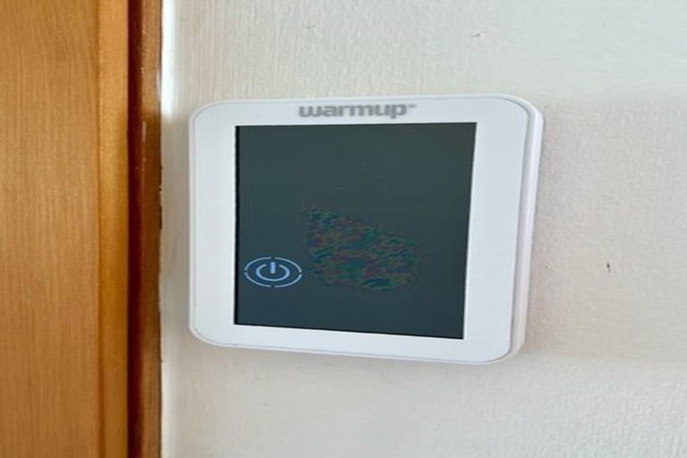 Photo of property in Beresford Apartments, 12/118 Russell Terrace, Berhampore, Wellington, 6023