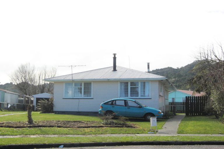 Photo of property in 5 Dupre Place, Cobden, Greymouth, 7802