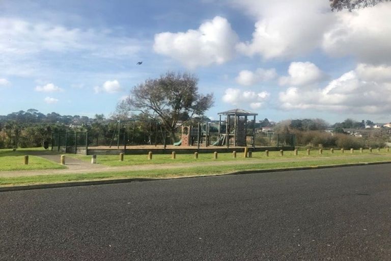 Photo of property in 13 Lendenfeld Drive, Papatoetoe, Auckland, 2025