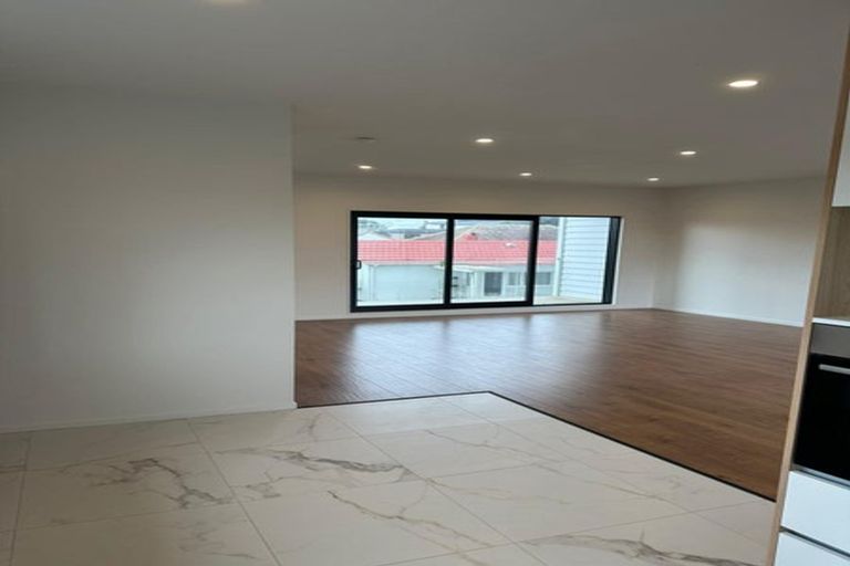 Photo of property in 723a Massey Road, Mangere, Auckland, 2022