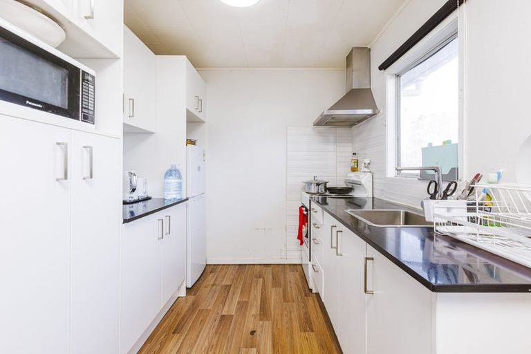 Photo of property in 1/6 Bundena Place, Clendon Park, Auckland, 2103